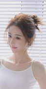 《村落女教员》赏析